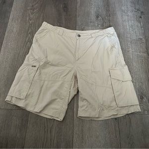 Men’s Columbia Omni-Shade Sun Protection Cargo Shorts Size Size 38